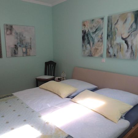 Holiday Flat With Idyllic Garden In Daun Eksteriør bilde
