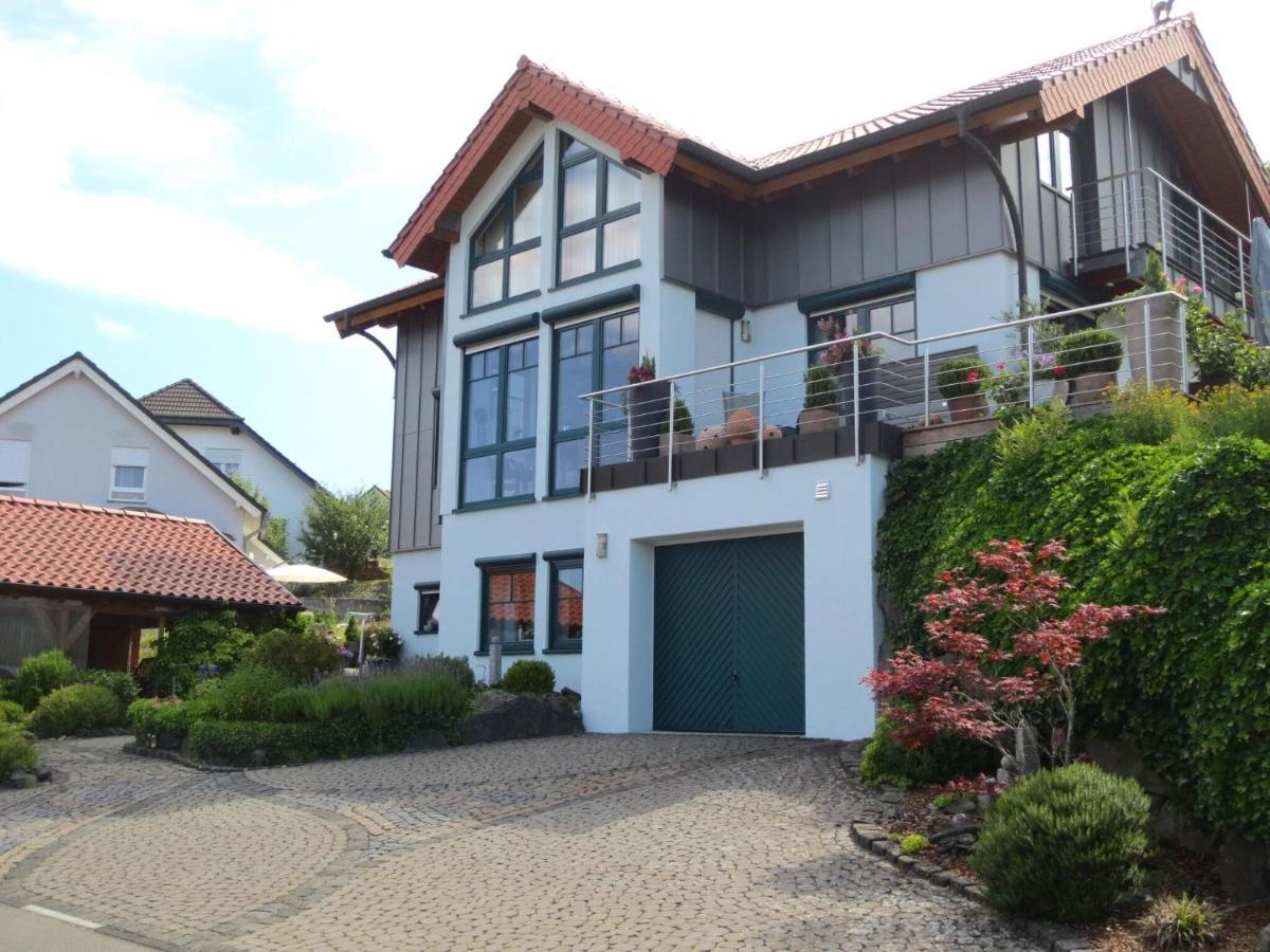 Holiday Flat With Idyllic Garden In Daun Eksteriør bilde