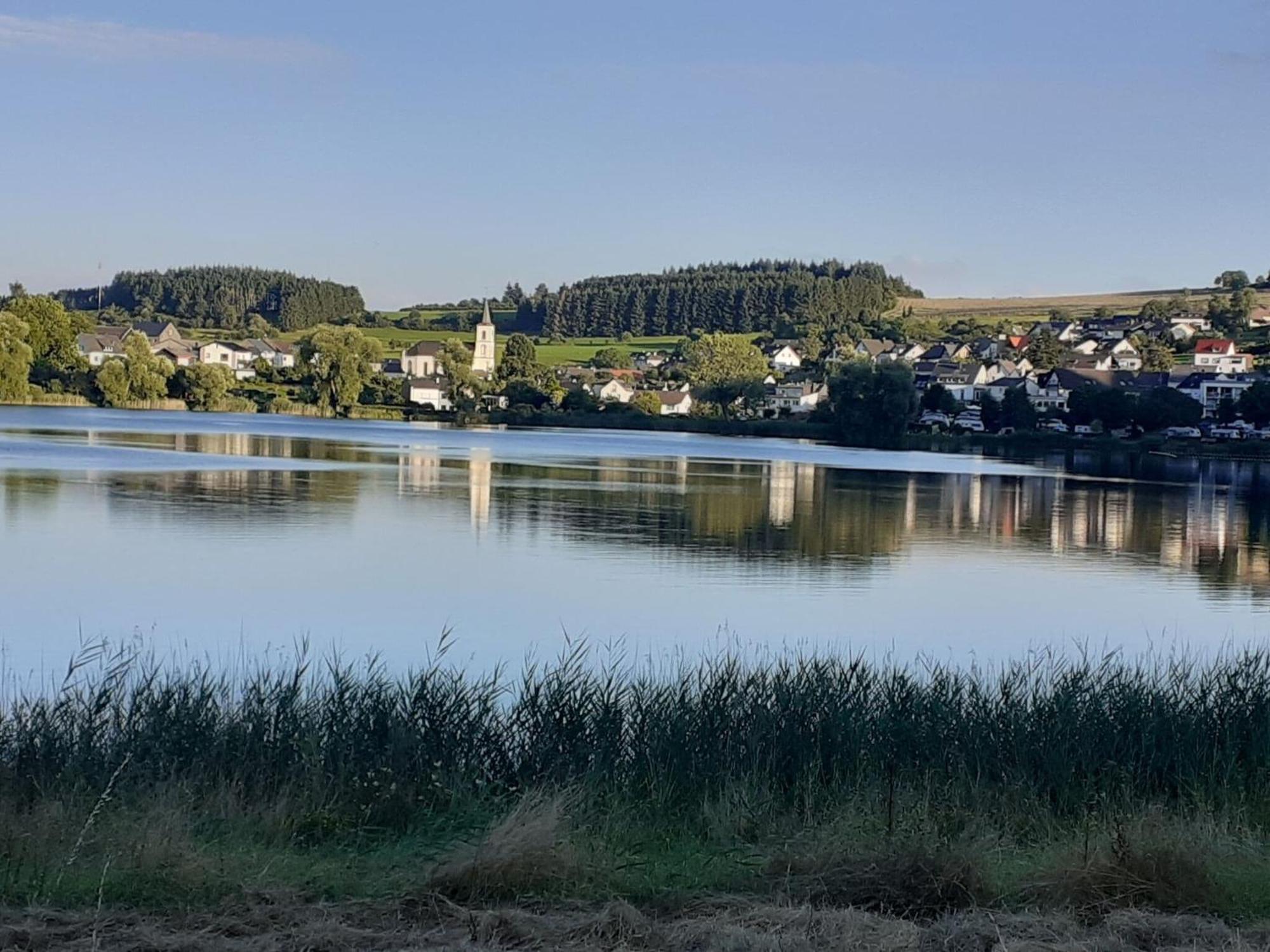 Holiday Flat With Idyllic Garden In Daun Eksteriør bilde